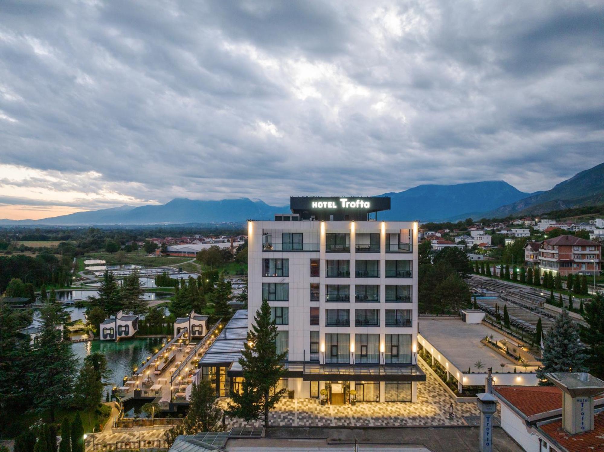 Hotel Trofta Istog 外观 照片