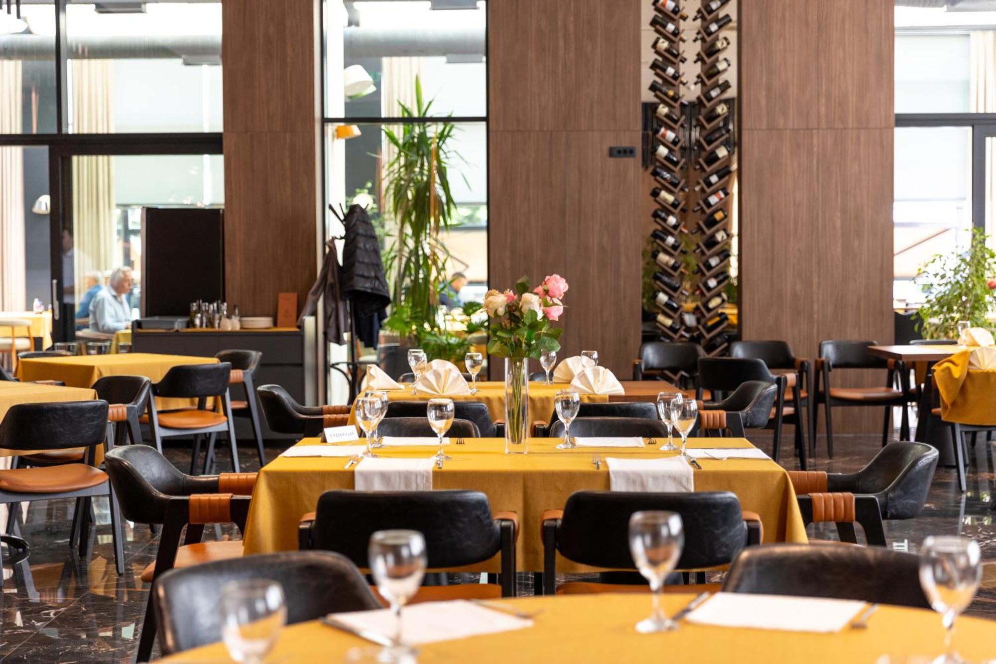 Hotel Trofta Istog 外观 照片