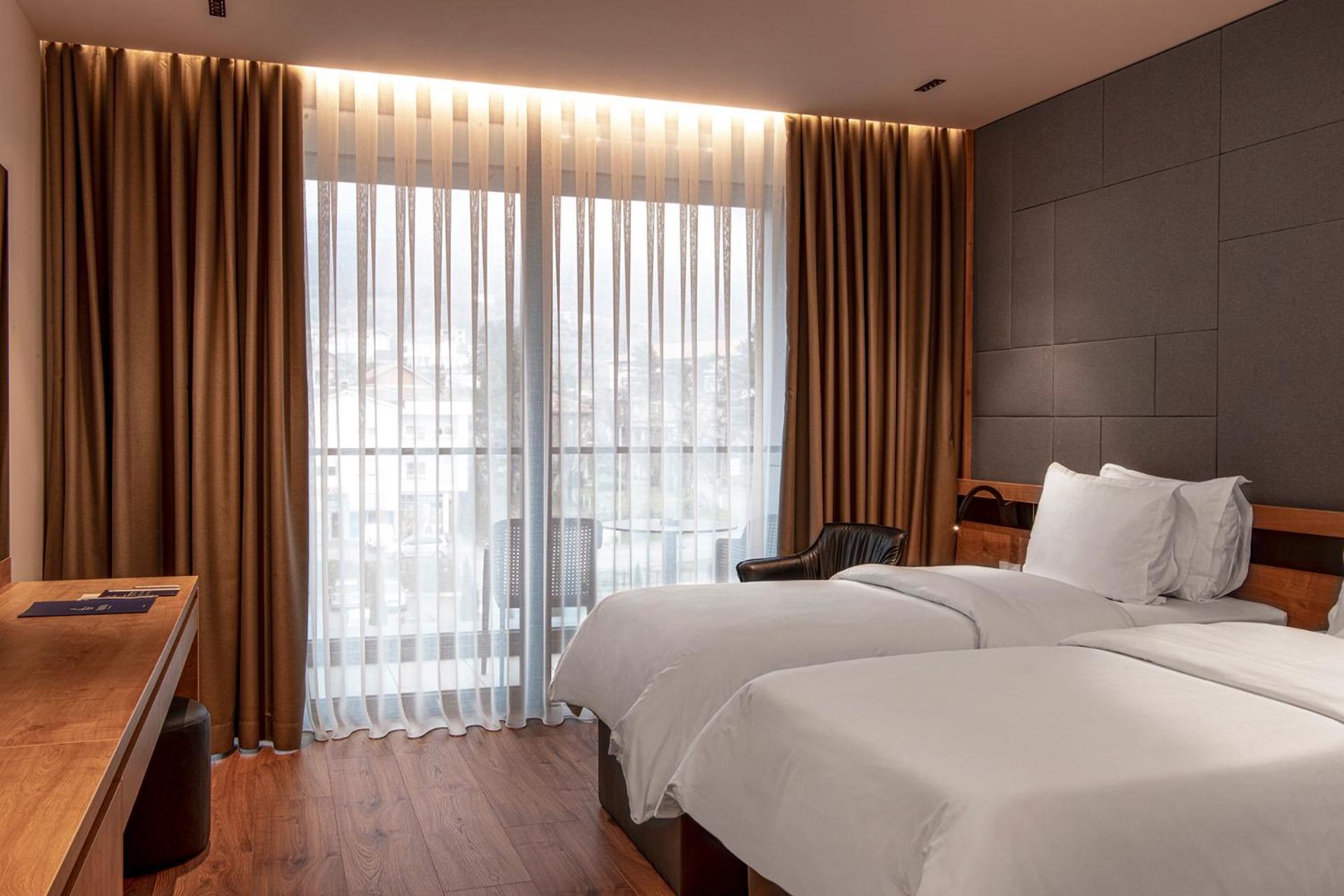 Hotel Trofta Istog 外观 照片